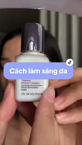 Nàng tìm em serum làm sáng da thì Estee Lauder VitaC rất nên thử nghen. Lí do nàng nên chọn ẻm nè  ✨Chất dễ thấm, không hề gây bít tắt lỗ chân lông ✨Da đều màu, giảm các vết thâm sau một tháng  ✨Cấp ẩm tốt, riêng tui chỉ dùng em này và sau đó dùng trực tiếp kcn #deptunhiennhungkhongtunhienmadep #trimuntrithamduongda #skincare #trend #vitaminc
