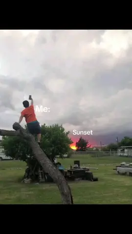 me: sunset 📸📸 #fyp #foryou #fypdongahhh #sunset #capcut #sky 