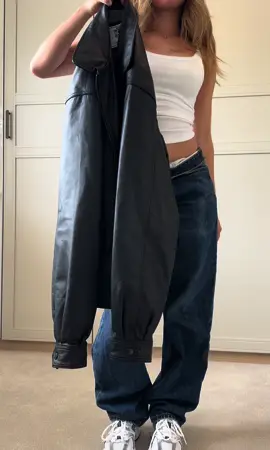 Leather jacket szn is approaching🥶 #depop #depopseller #vintage #y2k 