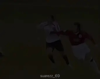 bro made them crash into eachother #kaka #Soccer #so #bae 😍