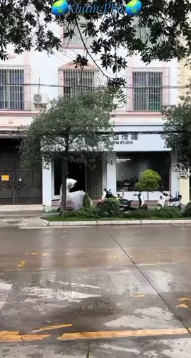Áo mưa kiểu mới đây nha 🤣😅 New style raincoat 🤭😅 เสื้อกันฝนรูปแบบใหม่ 😂🙃#🌏Khám Phá🌏#BookTok 