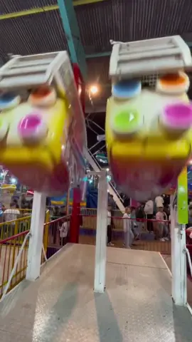 Me he mareado como 500 veces  Vídeo cedido por @André  #feria #atraccion #vira 