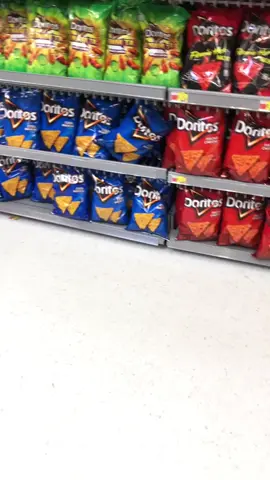 Fan de los  @Doritos?? En eeuu vimos sabores que no pensabamos que existian 😱 #doritos #walmart #eeuu 