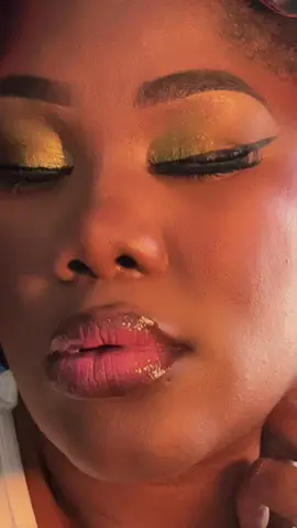 Nahhh…..its fo sho the lips!!!! 😜
