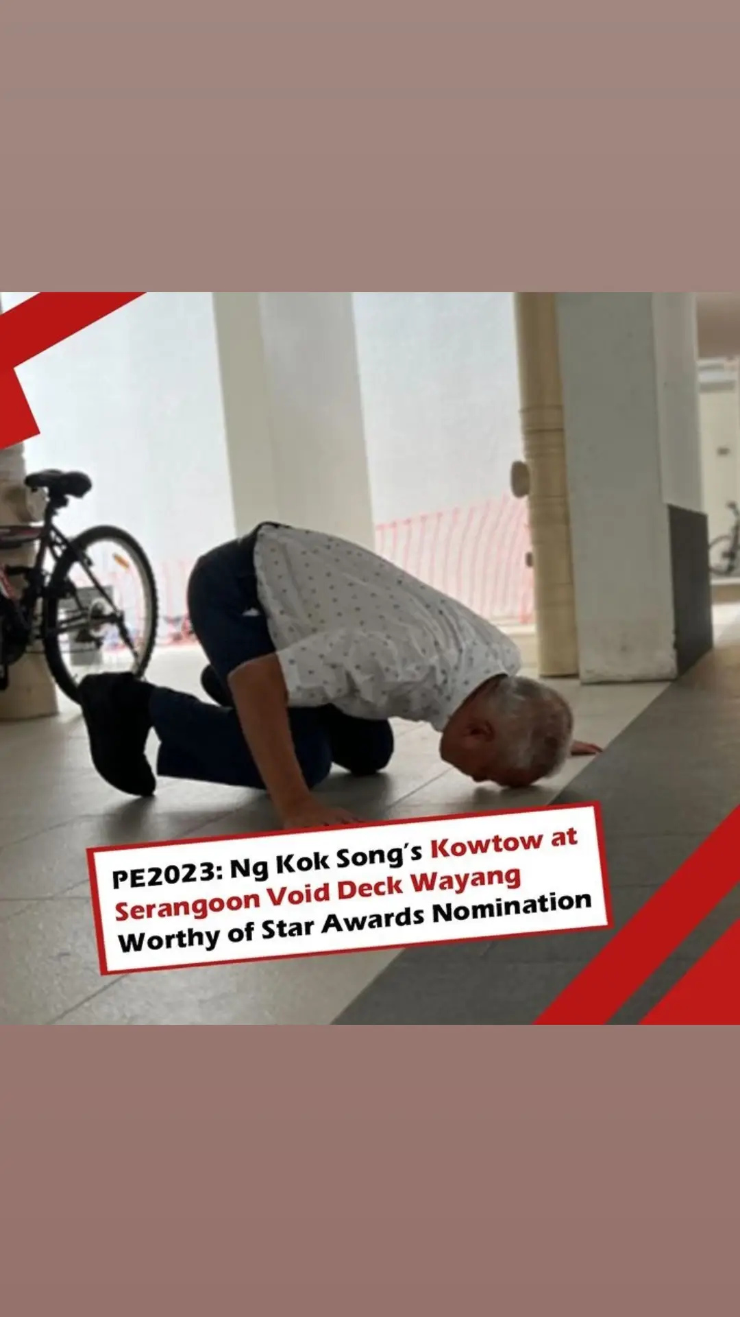 Move aside George Goh, Ng Kok Song looks set to receive the Wayang King award for PE2023. Ng has received kudos from the Singaporean public for his skilful wayang at Block 475A Upper Serangoon Crescent yesteday. There, the presidential candidate knelt down at the void deck and kowtowed, kissing the floor as he did so in front of reporters and camera crew. After he finished his dramatic performance, Ng told reporters that this was the first place he came to after being nominated as a presidential candidate because it was where he grew up as a child. 