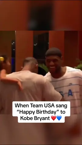 Special moment for the #BlackMamba ❤️ #kobe #birthday #lebron #teamusa 