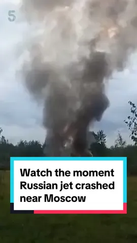 Wagner chief Yevgeny Prigozhin is presumed dead after the Russian aviation authority said he was on a plane that crashed north of Moscow. All 10 people on the aircraft are believed to have died. Watch the moment the Russian jet crashes near Moscow #russia #wagner #5news
