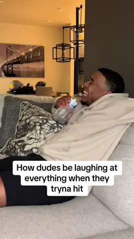 Like bruh you know she not that funny😂😂 #fypage #Congelar #howdudesbe #viraltiktok 