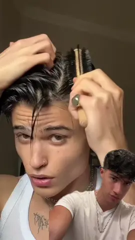 Italian hair trick 😳#italy #italyhair #pourtoi #hairstyle #haircut 