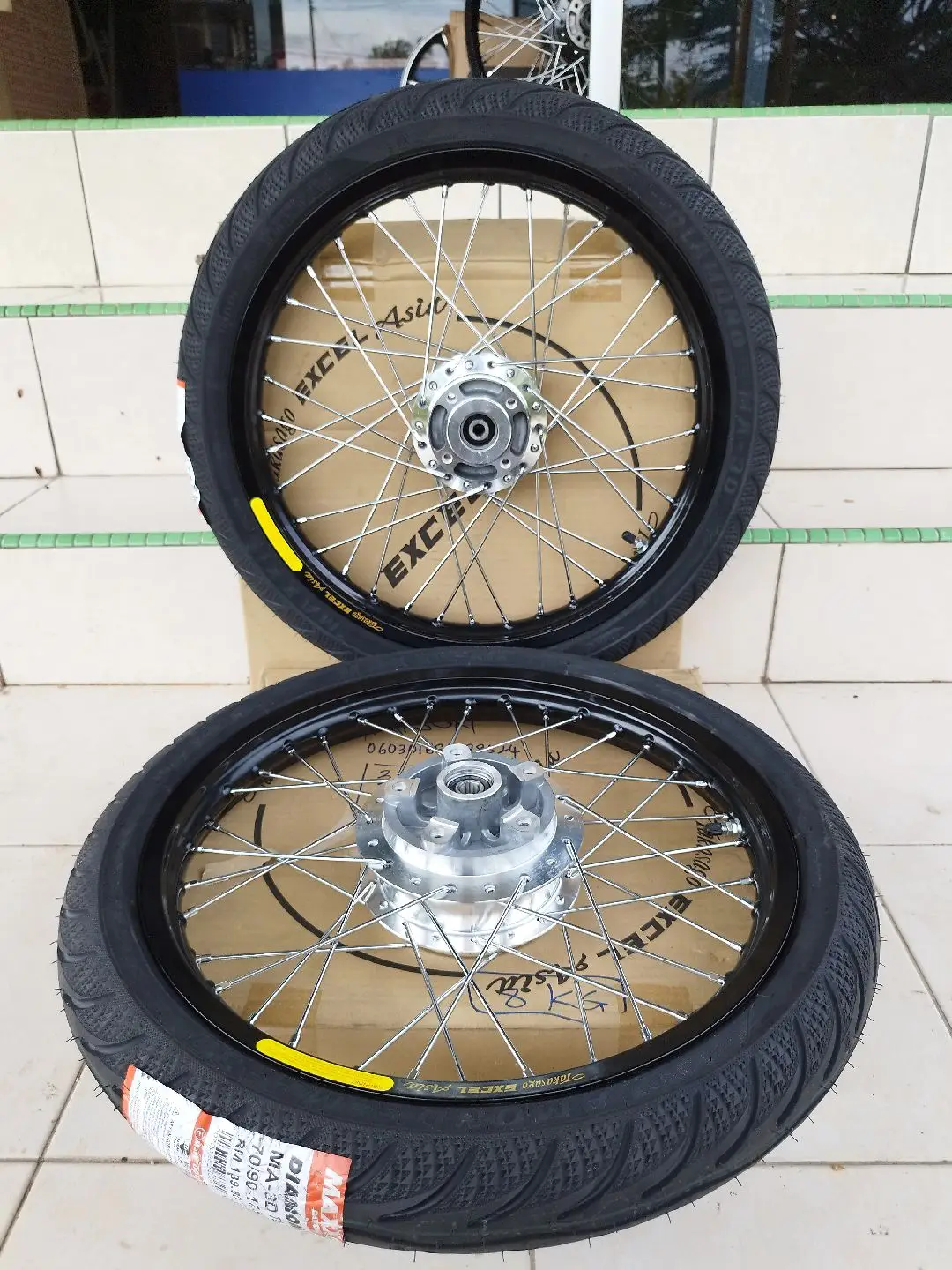 Alloyrim tubeless pnp y15 jalan jauh kalau pancit tinggal cucuk cacing je tak risau rim calar #135lcmalaysia #lcv8fi #playercutoff🤙🏻🚀 #y15zrmalaysia #rxz_members_official #excelasia #excelrim #excelrimjapan 