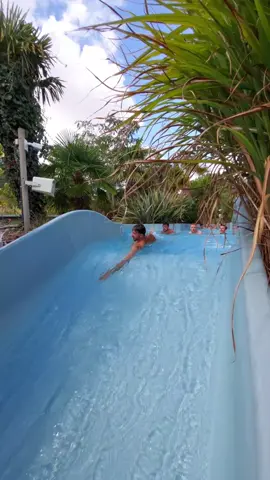 Avec ou sans bouée ? #OglissPark #Vendée #ParcAquatique #RivieresSauvages #Rivières #Fun #Parc #Park #Water #WaterPark #Famille #Family #Amis #Friends #Loisirs #Bouée #fyp #pourtoi 