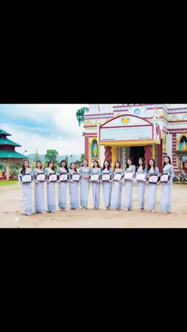 12 .8.2023 သင်တန်းဆင်းပွဲအမှတ်တရပုံလေးများ🙆‍♀️🙆‍♀️ Advance course (အဆင့်မြင့်)၁၁ ယောက် Basic course(အခြေခံ)၂ယောက် ချစ်တပည့် လေးများအားလုံး ဆရာမထက်ပိုတော်တဲ့ တပည့်ဖြစ်ပြီး အောင်မြင်သောဒီဇိုင်းနာကောင်းများဖြစ်ပါစေခ  😘😘 Mua- Ju Jue 📷📷📷- Nang Seng Nang Seng Hlaing Seng