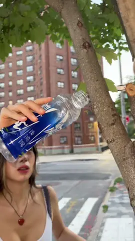 Bruh nobody told me these lantern flies can JUMP at us 🥴 #lanternfly #nyc #spottedlanternfly #invasivespecies #fyp 