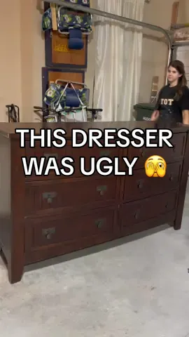 Let’s makeover this outdated & boring dresser 😍 #furnitureflip #furnituremakeover #painting #trashtocash #dressermakeover 