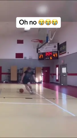 Wait for it 😂 (via @Me) #basketball #slip #fail #OhNo #funny 