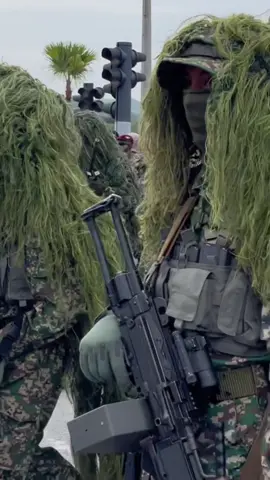 31.8.2023 Abang askar in ghillie suit merdeka 2023 .. #merdeka2023❤️🇲🇾  #tekadperpaduanpenuhiharapan #malaysiamadani🇲🇾🇲🇾🇲🇾 #askarmalaysia  #hkhm2023 #tekadperpaduan #malaysiamerdeka 