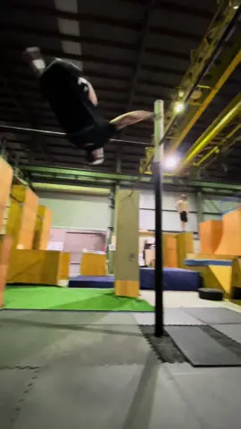 @optimumnutritionausnz keeping me focused  while I hit this fun little line @aapesqld 😋 🤟#aminoenergy #amino #parkour #energydrink
