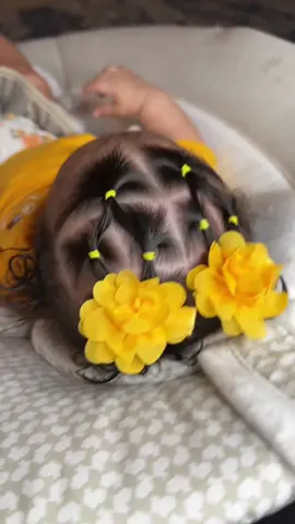 Yellow 💛 #baby #bebe #babytiktok #babiesoftiktok #bebestiktoks #bebetiktokers #bebepeinada #babyhair 