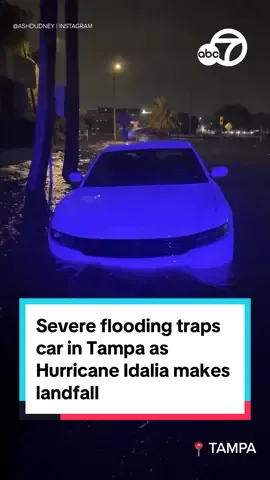 Severe flooding in Tampa, Florida left cars trapped as Hurricane Idalia made landfall. Video shows a vehicle surrounded by floodwaters reaching as high as above the car's tires. #flood #flooding #flooded #floodwater #floodwaters #tampa #florida #fl #hurricane #hurricaneidalia #car #cars #vehicle #vehicles #news #fyp #foryoupage #abc7news 