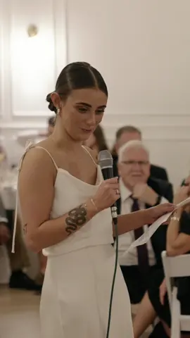 “Still not gonna look at you” 😭😭 #weddingspeech #maidofhonorspeech 