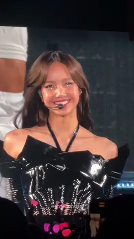 LISA 🖤💗🥹✨ #howyoulikethat #bias #lisabias #jenniebias #jenniehowyoulikethat #hylt #jennie #jenniekim #lisa #lalisa #blackpink #blackpinkencore #blackpinksoundcheck #soundcheck #jennieruby #blackpinkofficial #encore #jenniesolo #losangeles #dodgerstadium #blackpinkinyourare 