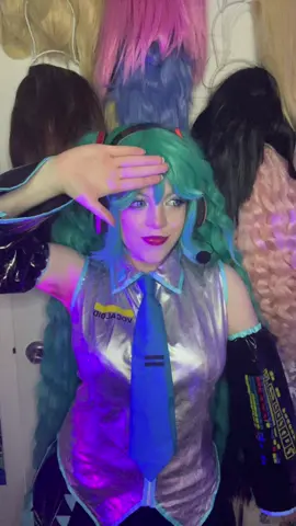 heyyy con tmrw #hatsunemiku #hatsunemikucosplay #vocaloid #vocaloidcosplay #anime #cosplay #cute #tracydoescosplay 