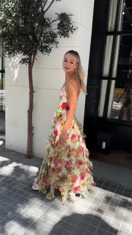 I am OBSESSED with this dress  #weddingguestdress #mentidress 