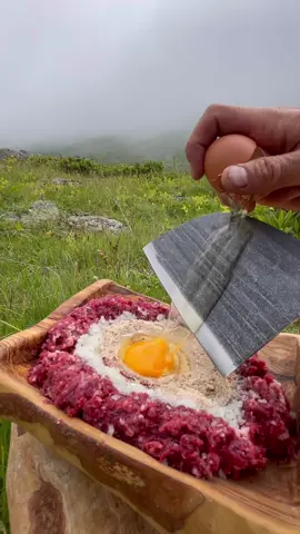 Yayla da Dana Hamburger Köfte 🍔  #outdoorcooking #burger #outdor #Outdoors #meatlovers #surviaval #mountains #nature #food #cooking #foodvideos #asmr #relax #hungry #crunch #wilderness #adventures #asmrvideo 