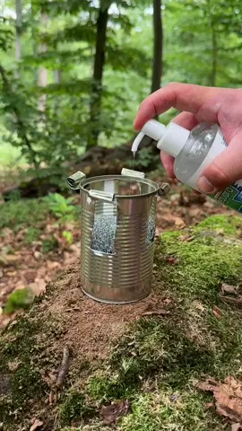 Survival Skills Life Hack: Fireproof metal scrubber. #survival #LifeHack #Outdoors #camping #bushcraft #skills #fire #forest 