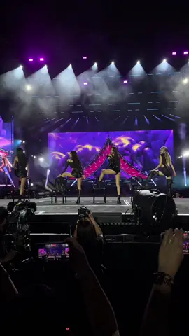 Blackpink performing Kick It @blackpinkofficial @ROSÉ #kickit #jennie #jenniekim #jennieblackpink #jennierubyjane #lalaisa #lisa #lisablackpink #rosie #rose #roses_are_rosie #roseblackpink #jisoo #jisoo_sooy #jisooblackpink #blink #blackpink #bornpink #bornpinkworldtour #bornpinktour #bornpinkencore #bornpinktourencore #losangeles #dodgerstadium #bornpinkla #bornpinkencorela #bornpinktourla #bornpinkblackpink #bornpinkconcert #fyp 