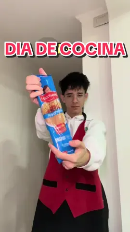 VLOG pero de COCINA 🥘 ig:laupapalardo ☕️ #fyp #Vlog #cocina #humor #cocinando #malo #estudiante #laupa #tedefrutilla #daltonico #cocido #laupapalardo #inutil 