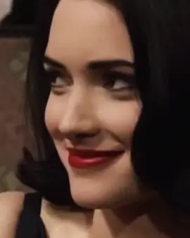 intense eye-contact moment w/ Johnny Depp & Winona Ryder. 1991 Golden Globes. 😩 #winonaryder #johnnydepp #winonaforever #1990s #1991 #the90s #fyp #foryou #foryoupage #edwardscissorhands 
