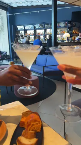 I mean is there any other way to vacation?? @Sabria J 🥂 #cheers 