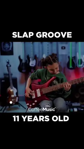 11-year-old girl playing a bass groove! | By Elen ❤️ 🏷️ #drumandbass #bass #bassist #basstok #bassistsoftiktok #basssinger #basssinger #slap #groove #funkymusic #bassguitar #musician #musiciansoftiktok 