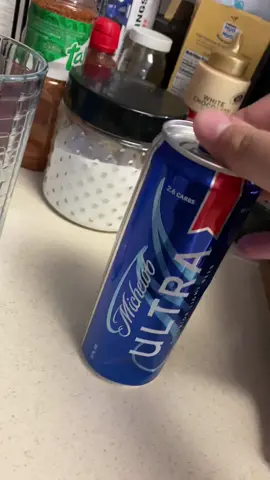 She  bought herself a 24 pack but some of them came like this!! #michelobultra #empty #fyp #beer #help #omg #24pack 