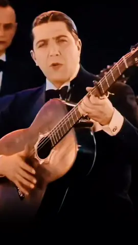 Gardel...Cada día canta mejor.        #carlosgardel #tango #uruguay #uy 