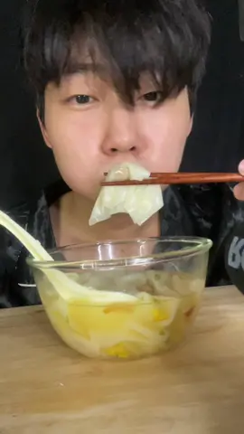 kingchow is shaking 😌 #kaixiaozaoinstantwontonsoup #valuemartasiangrocery #asiansnacksyoushouldtry #kuyakent 