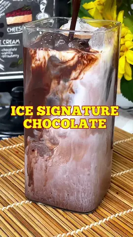 ICE SIGNATURE CHOCOLATE🧋siang siang minum beginian enak banget🥲 kalo beli 64 ribu di setarbucek😭 🔽RESEP🔽 ICE SIGNATURE CHOCOLATE  BAHAN BIANG COKLAT: 300 ml air panas 65 gr coklat bubuk (windmolen) 100 gr krimer bubuk (krimkafe) 120 gr kental manis (frisianflag GOLD) 3 sdm gula BAHAN LAIN: Es batu 100 ml susu uht 150-200 ml biang coklat