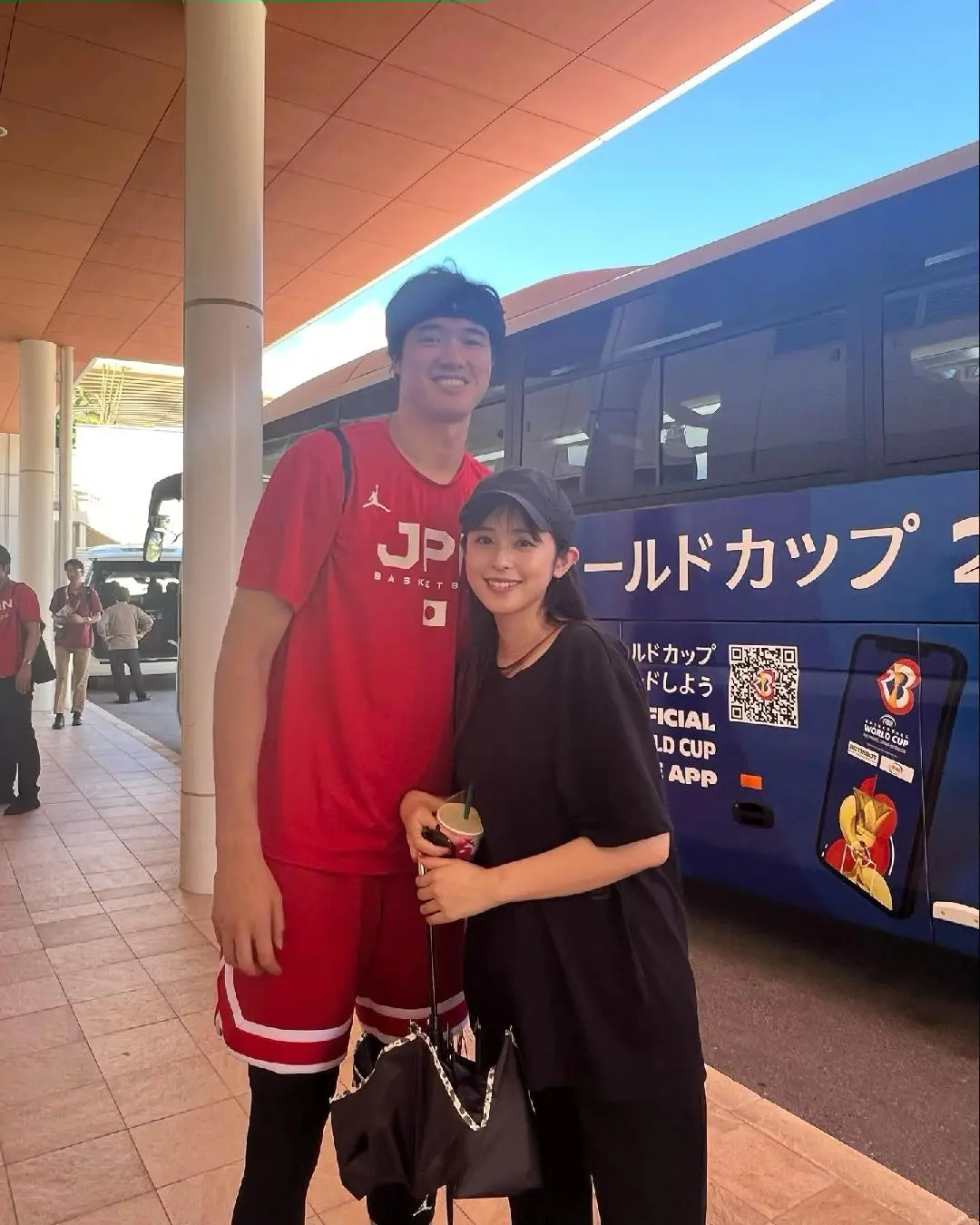 尊すぎる渡邊ご夫妻💘🇯🇵#NBA #basketball #バスケ #パリ五輪 #日本代表 #渡邊雄太 #久慈暁子 #松岡修造 #可愛い #尊い #おすすめ 