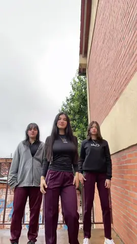 En la lluvia y todo 💋  Pd:Era recreo  #parati #colegio #trend 