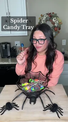 Spider Candy Tray DIY! 🕷️🕸️ This DIY is super easy and super Spooky!  The spider and the basket are from the dollar tree! All you have to do is hot glue the spider to the basket and you have a candy tray for Halloween!  #dollartreediy #halloweendiy #dollartreefinds #halloweencandy #easydiy #halloweencrafts #diytray 