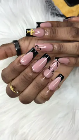 Stick-on set made so classy😍..#sunyani #sunyanitiktokers #anabella #nudenails #nails #sunyaninails#frenchnails #blacknails #jesusbusiness #ghanatiktok🇬🇭 #SmallBusiness #supportsmallbusiness 