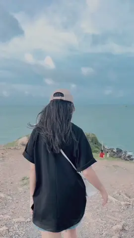 biển không cô đơn , người cô đơn là người thích ngắm biển ❤️‍🩹