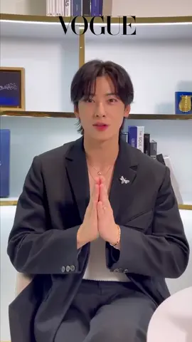 #VogueBijoux ศิลปินหนุ่ม Cha Eun Woo (ชาอึนอู) แห่งวง ASTRO กล่าวทักทายแฟนๆ โว้กประเทศไทยในฐานะ Friend of the House ของจิวเวลรีสัญชาติฝรั่งเศส Chaumet ในงานเปิดตัวป๊อปอัพบูติกแห่งใหม่ที่ ION Orchard ณ ประเทศสิงคโปร์ พร้อมฝากข้อความเป็นภาษาไทยให้เหล่าแฟนๆ อีกด้วย #Chaumet #ChaEunWoo 