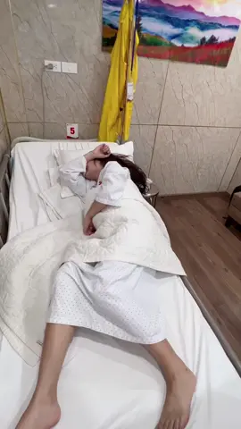 Đi thăm người ốm mà cái nết lạ lắm 🥲 @Anh Quynh #xinnhuivianhetdoancuaban 🤧🤧🤧