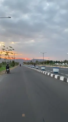 sunset bypas gapernah gagal ✨ #fyp #bypas #lombokvirall🌴🌴 #lombokisland #viral #sunsetvibes #lomboknesia #lomboktiktok_fyp #lombokfyp #sunsetisland #sunsetview 