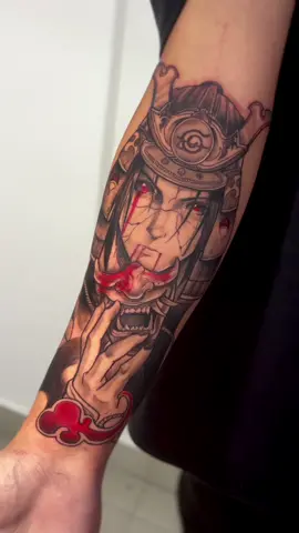 Esse é o cara 🔥 O que acharam dessa tatuagem diferenciada do Itachi?? . . . #tattoo #tattooartist #tattooart #tattooideas #tatuagem #tattooitachi #itachitattoo #tatuagemitachi #tattooakatsuki #itachi #itachiuchiha 