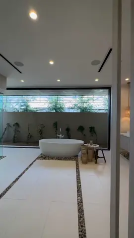 What do you think of this luxury bathroom ? 😍 #luxurylife #luxuryhome #luxuryrealestate #superluxurygroup #luxuryliving 