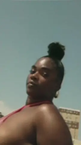 She fine she sexy she cool 