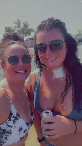 The end of summer was wayyy better tban the start of it. Until next year 😝#Summer #endofsummerfun #friends #fyp #goodtimes #lakeoneida 